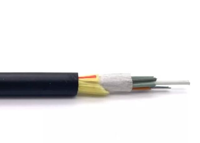 Câble de fibre de G652D ADSS tout le câbles aérien optique autosuffisant de fibre de noyau de diélectrique 24