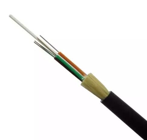envergure engainée simple de fond 100M Overhead du noyau ADSS de câble optique de fibre 4