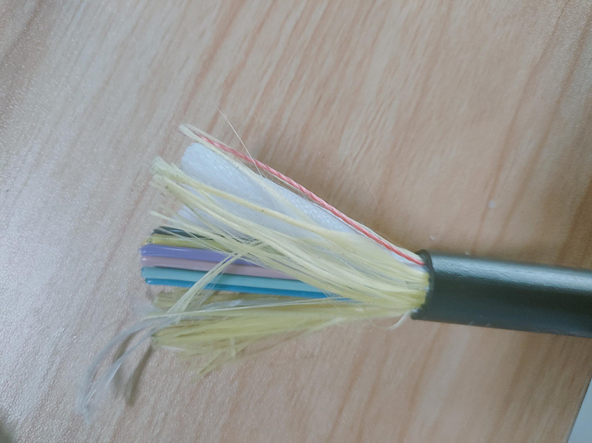 Envergure ADSS 100M de câble optique aérien de fibre du mode unitaire G652D tous les noyaux diélectriques 48