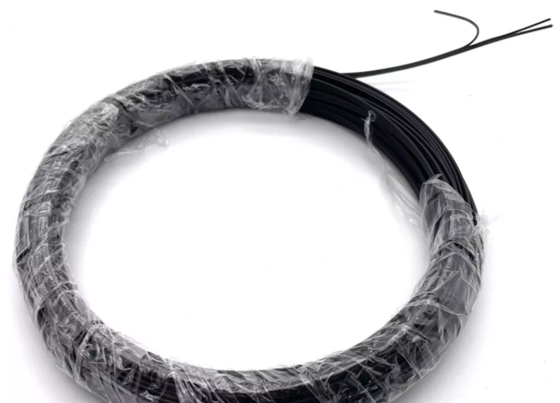 Mode unitaire G652D de câble à fibre optique de papillon de GJYXCH 1 - fil d'acier en métal de 8 noyaux renforcé