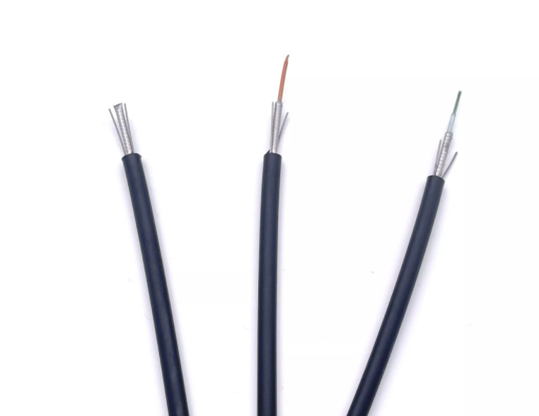 Câble aérien de fibre optique de 12 fibres GYXTW G652D/SM 1500N pour la communication de télécom