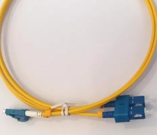 Botte optique jaune de short de corde de correction de fibre de Sc LC AUTOUR de DX