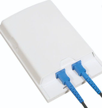 FTTH 2 creuse les adaptateurs de fibre optique de Sc de l'ABS 2pcs de PC de boîte d'arrêt d'intérieur ou extérieurs