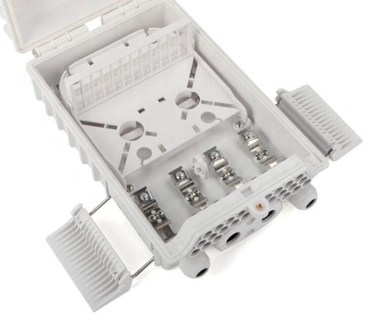 Orifice d'entrée imperméable extérieur optique du noyau IP65 FTTH 4 du coffret d'extrémité de fibre d'Odf 24/24 gauche