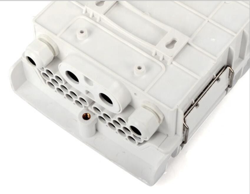 Orifice d'entrée imperméable extérieur optique du noyau IP65 FTTH 4 du coffret d'extrémité de fibre d'Odf 24/24 gauche