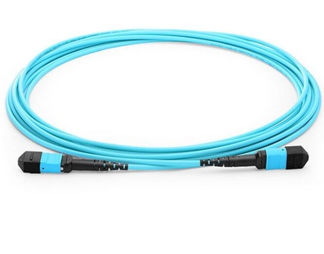 fibre à plusieurs modes de fonctionnement femelle du tronc OM3 de noyau du matériel MPO 8 du câble optique LSZH de la fibre 10g
