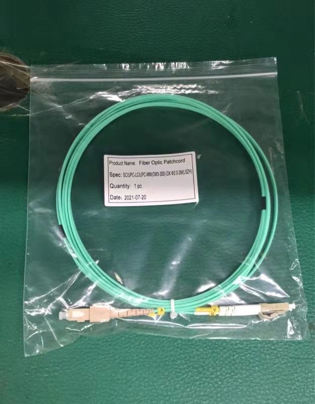 La correction optique de fibre de Sc LC attachent la veste duplex Aqua Color d'OM3 300 LSZH