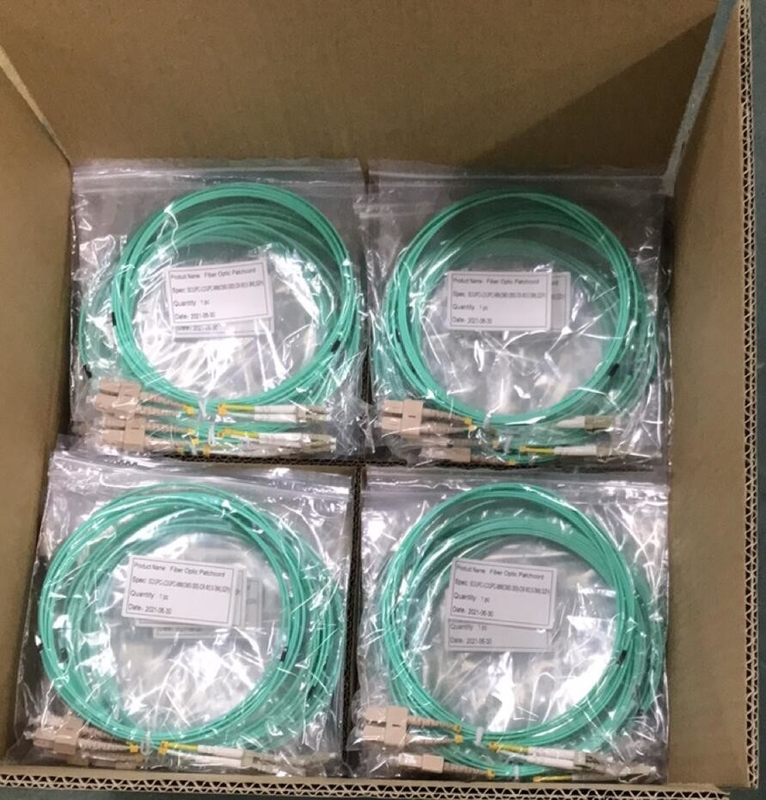 la correction optique de la fibre OM3 de 3.0mm attachent 3 mètres LC au câble optique à plusieurs modes de fonctionnement de correction de fibre de duplex de Sc